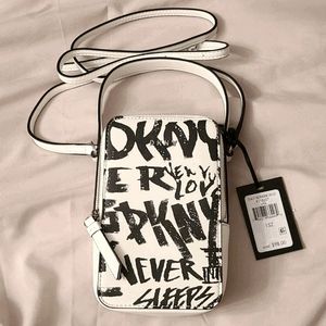 🖤🤍 DKNY Phone Crossbody Bag Graffiti 🖤🤍